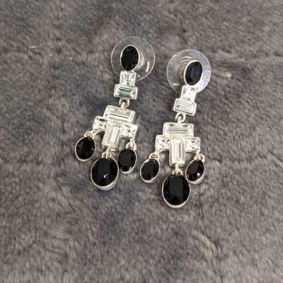 Vintage Black & Clear Rhinestone Pierced Dangle Earrings - Picture 10 of 10